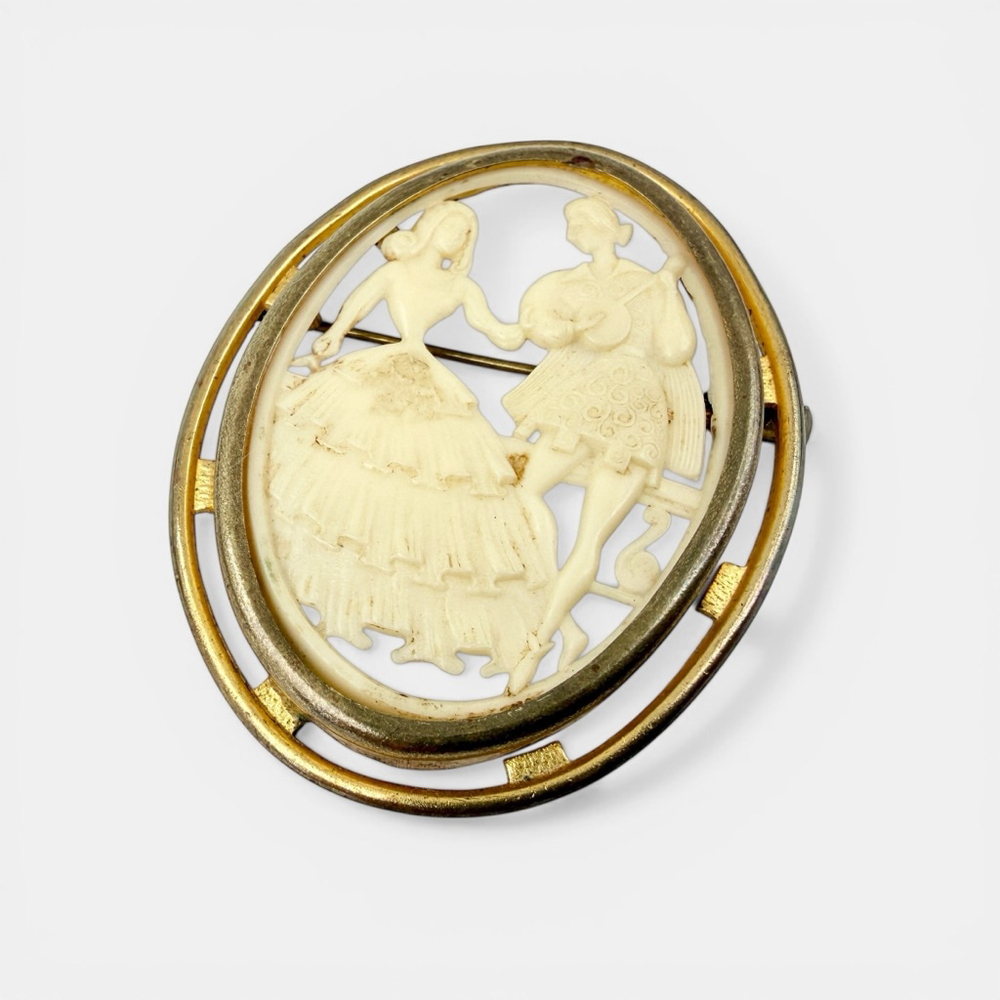 Vintage French Déposé Celluloid Brooch Romantic Couple Scene Trombone Clasp c.19 - Picture 8 of 8
